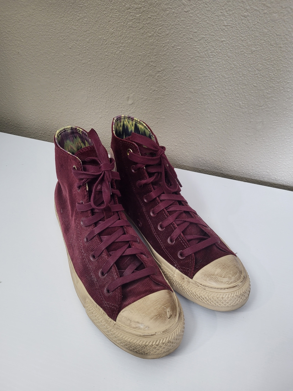 Converse x Wonka Chuck Taylor All Star High Top Burgundy Corduroy M 11  Unisex